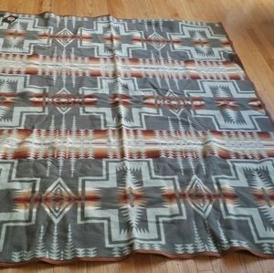 Pendelton Beaver State wool blanket